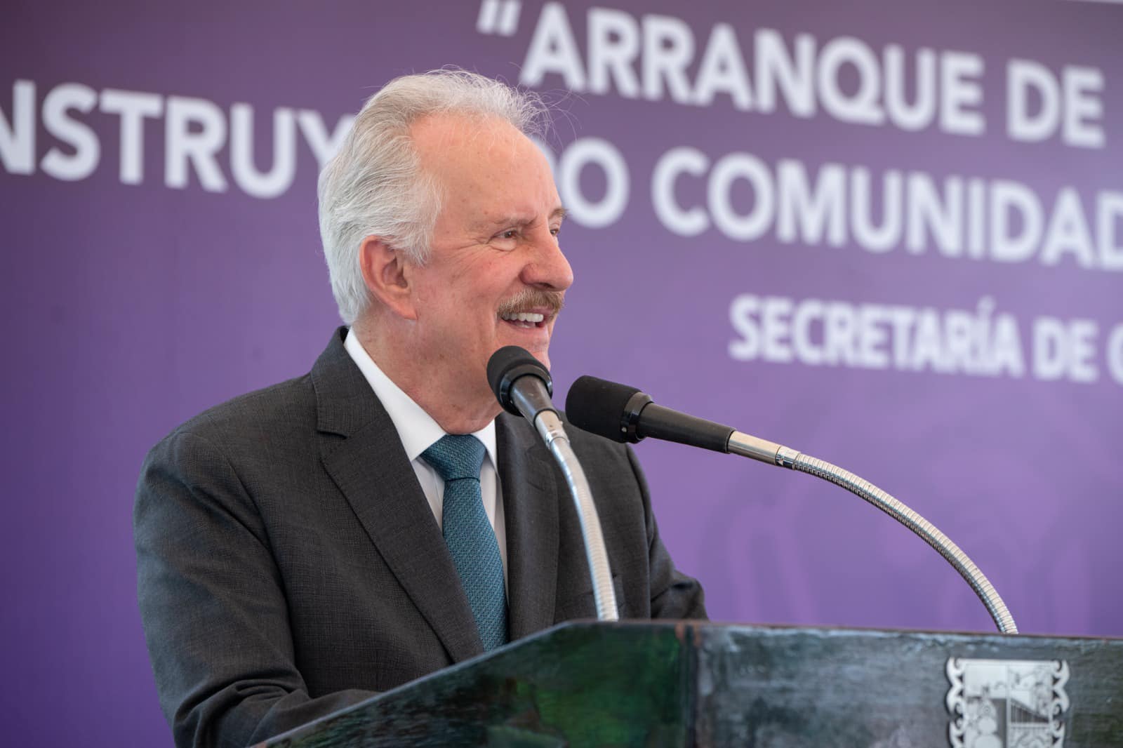 Enrique Vega construye comunidades de paz y legalidad