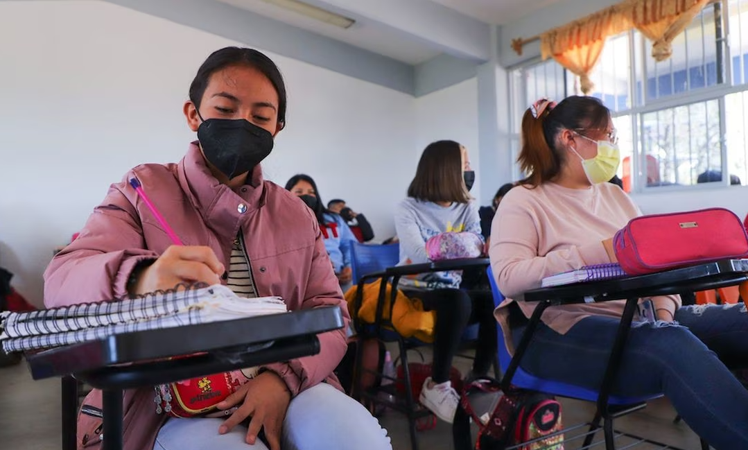 Cubrebocas vuelve a ser obligatorio en la UAQ