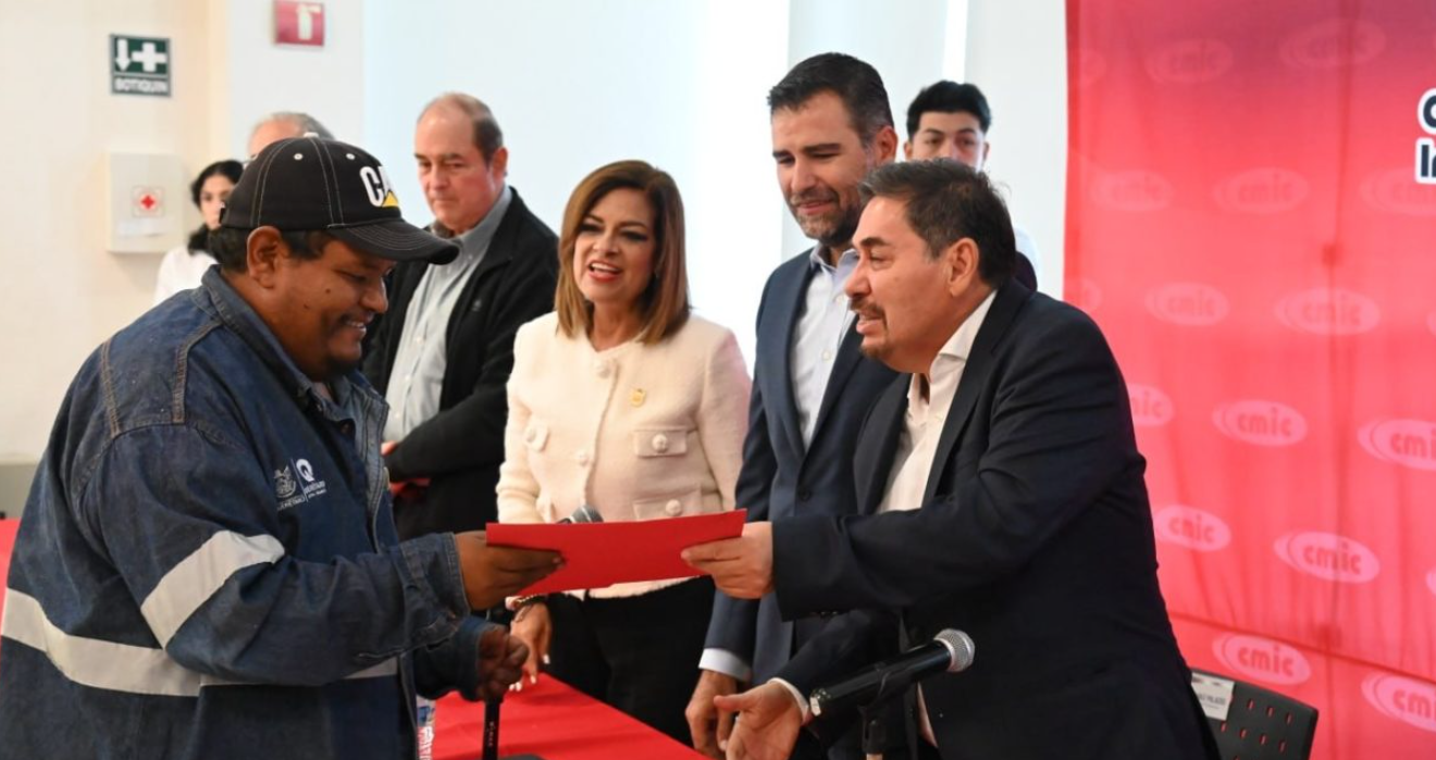 Brigadas De Conservación Se Capacitan Para Mantener En Buen Estado Las Carreteras