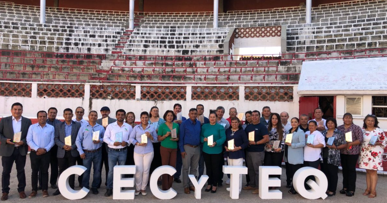 Reconoce El CECyTEQ A Docentes Por Trayectoria