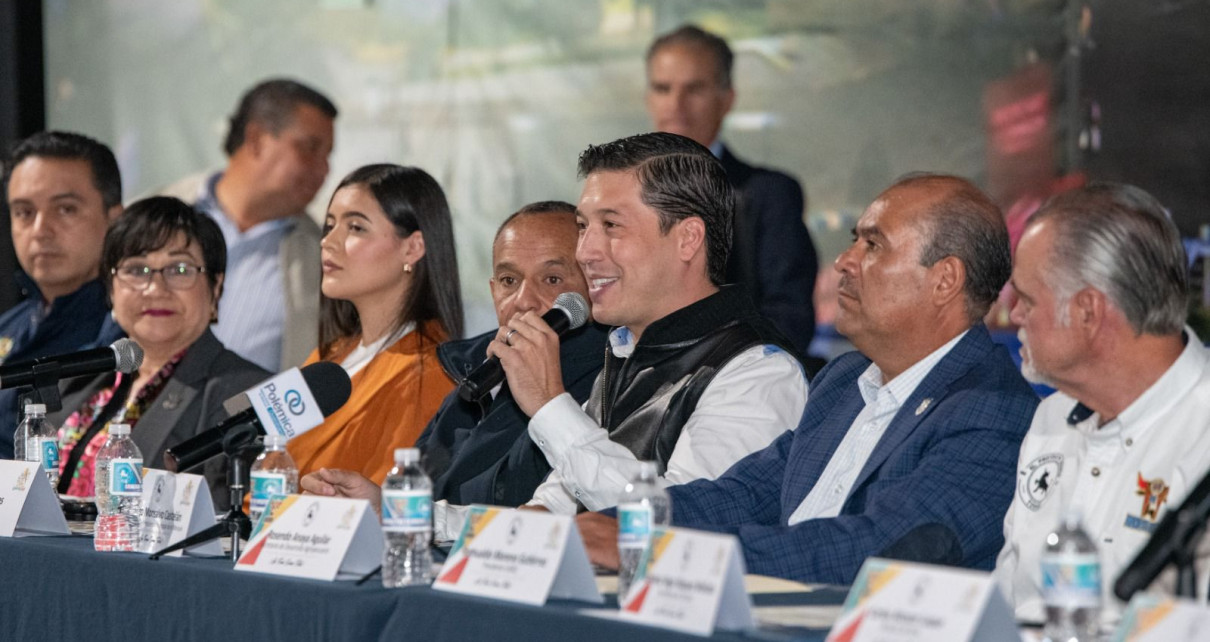 Rodrigo Monsalvo Acudió Al Anuncio Del Cartel Oficial De La Feria Internacional Ganadera De Querétaro 2023