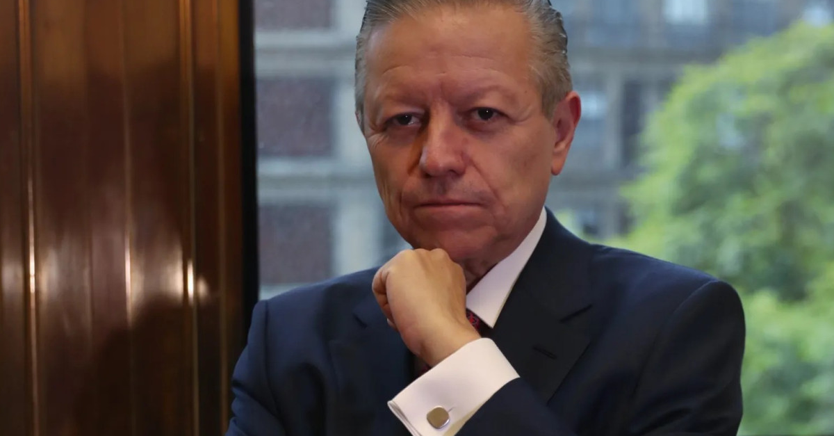 Sorpresiva La Renuncia De Arturo Zaldívar