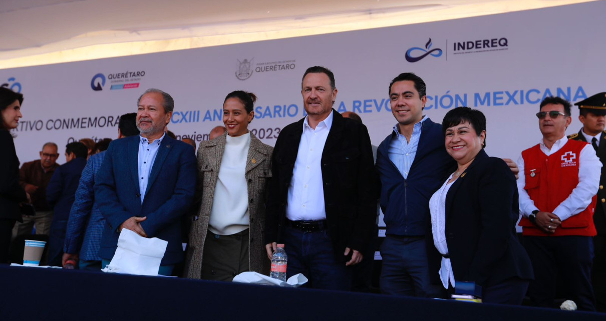 FeliFer Acompaña A Mauricio Kuri Y A Directora Del Instituto Del Deporte Del Estado, Iridia Salazar, Al Desfile Cívico Deportivo En Conmemoración Del 113 Aniversario De La Revolución Mexicana.