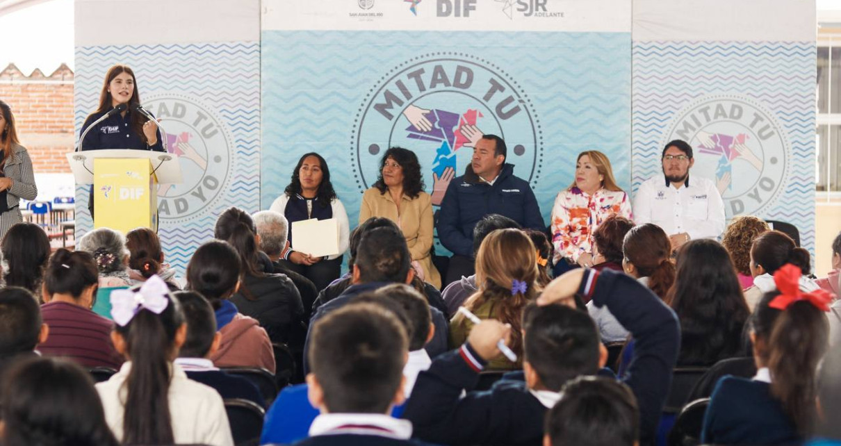 A Través De Mitad Tú, Mitad Yo, DIF Municipal Entrega Materiales A Primaria De Barrio De La Concepción