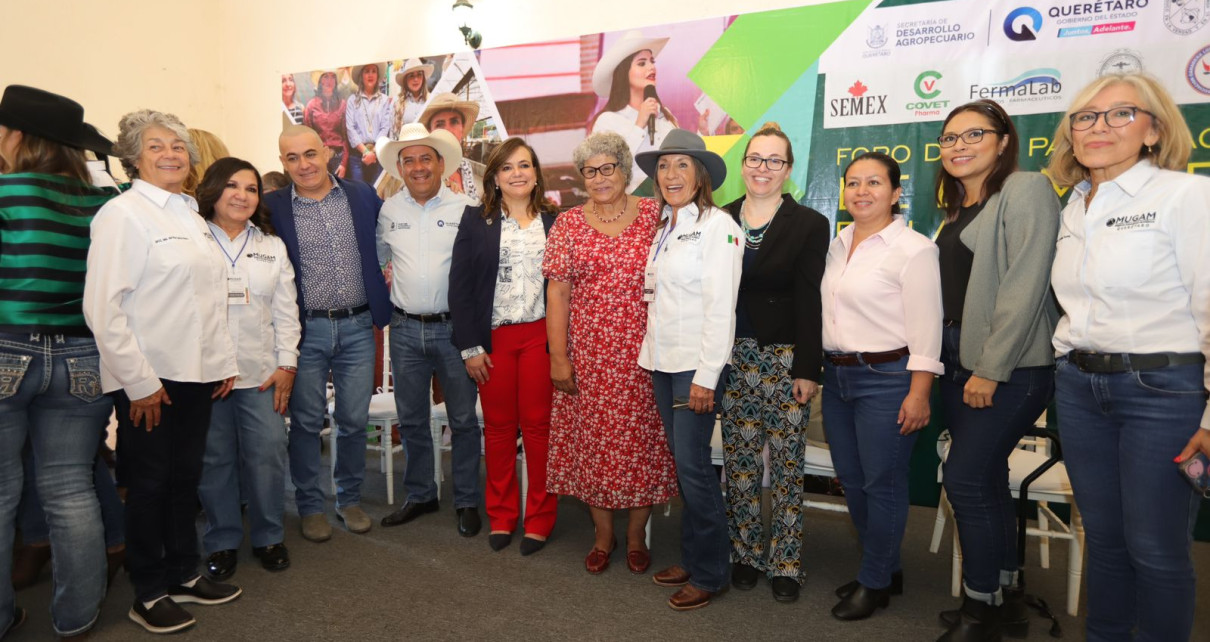 Rinden Protesta Integrantes De La Asociación De Mujeres Ganaderas De México