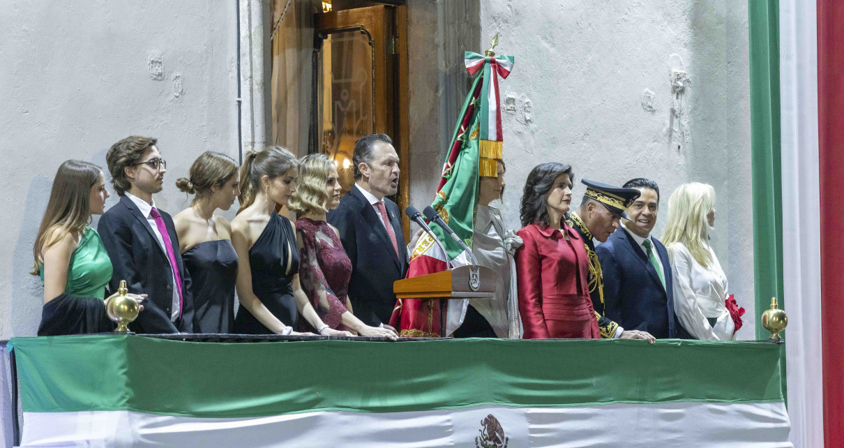 Vitorea Gobernador Kuri A Los Héroes Que Nos Dieron Patria